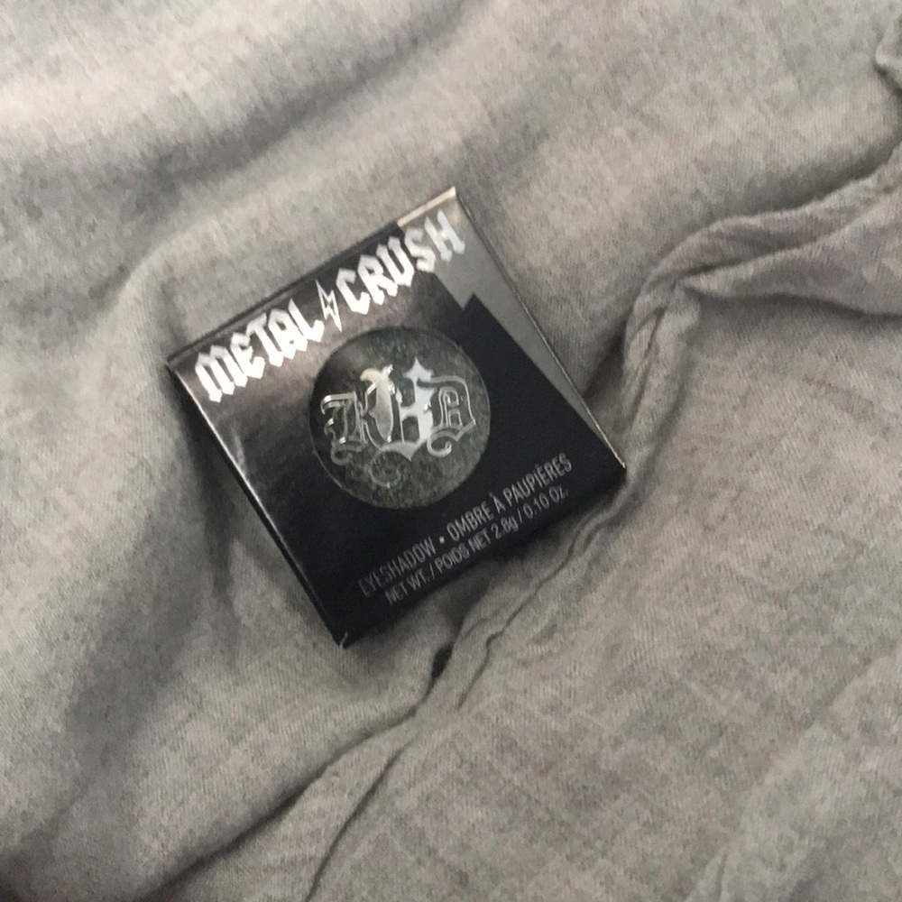 BNIB Kat Von D eyeshadow in color black no. 1